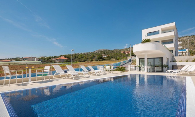 Seget Vranjica Apartment | Luxury Apartment Nautica with Pool II