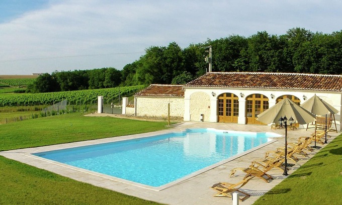 Saint-Preuil Villa | Luxury apartment with terrace, sauna, tennis, and heated pool.
