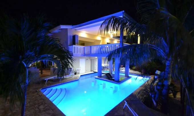 Montana Rey Apartment | Luxury apartment with swimming pool near the beach