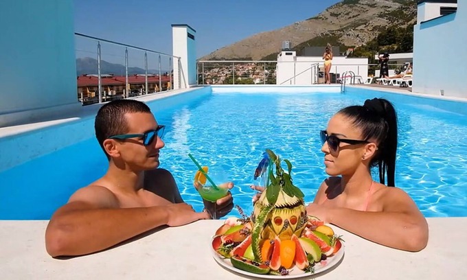Trebinje Condo | Luxury Apartment with a Rooftop Swimming Pool