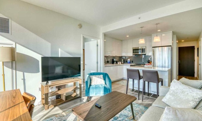 West End Apartment | Luxury Apt Near TD Garden