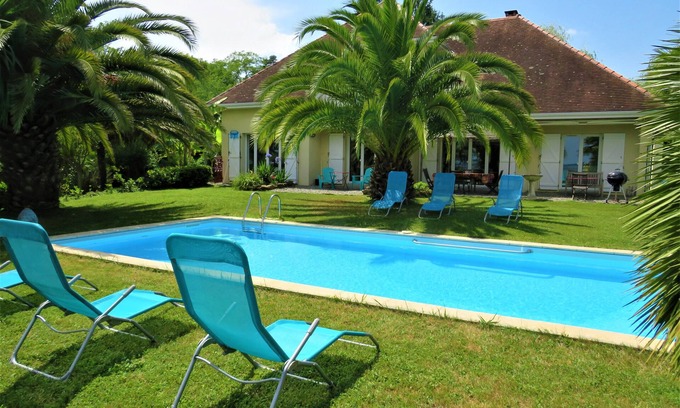 L'Hopital-d'Orion Villa | Luxury architect villa with pool and panoramic Pyrenees view