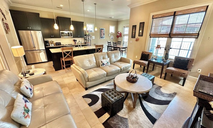 Villa Lago House | Luxury Awaits in Your Dream Getaway, Golf cart included! 1953VL
