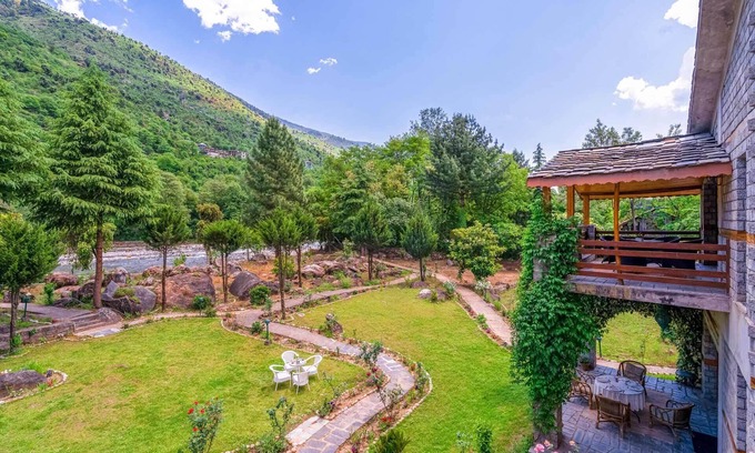 Mohal House | Luxury Boutique 3BHK cottage in Manali