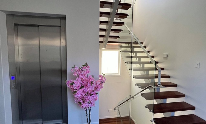 Wynnum House | Luxury build 4-bedroom house in wonderful Manly Wheelchair friendly