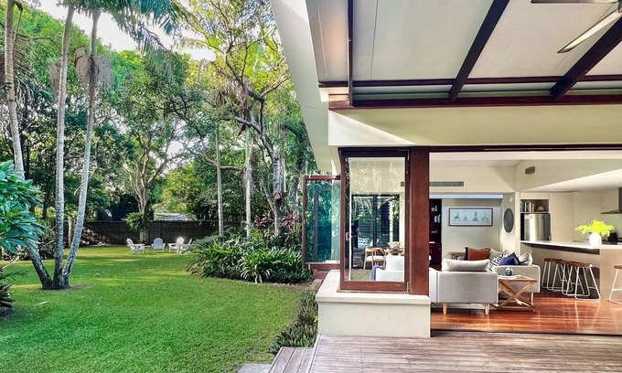 Broken Head House | Luxury Byron Bay Beachfront Home – Heated Pool, Pet Friendly, Family Ready