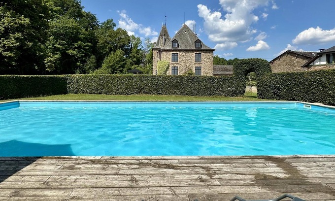 Trois-Ponts House | Luxury castle with swimming pool and sauna