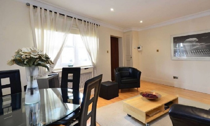 Vincent Square Apartment | Luxury Central London Apartment - Very Central - Sleeps 4