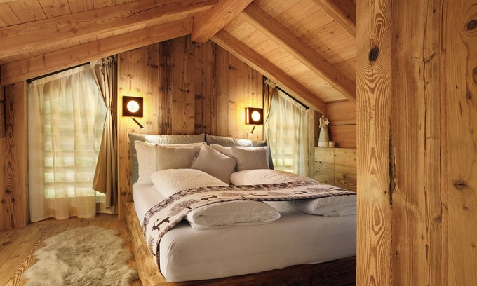 Ronchi Valsugana Apartment | Luxury Chalet Giulia with Mountain View and Panoramic Terrace