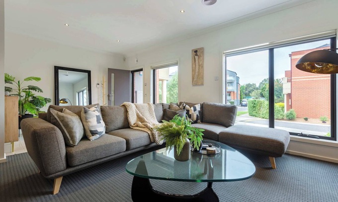 Flemington House | Luxury Chic City Fringe Townhouse In Cul De Sac