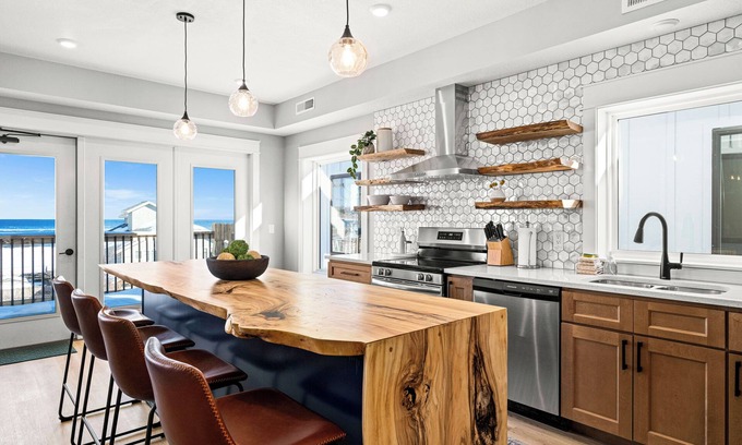 Canal Park Condo | Luxury Condo w/Beach Access | Dragestil 713-3