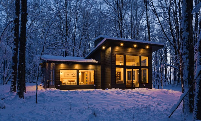 Galloway Cabin | Luxury contemporary cabin escape - 10 min to downtown