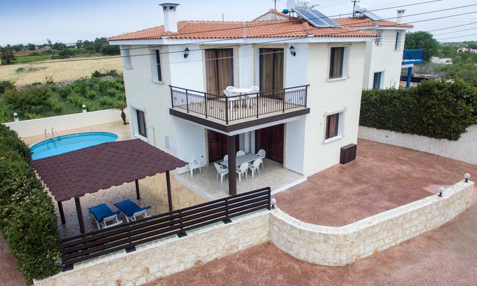 Kathikas Villa | Luxury detached Villa with Private swimming Pool/Free WiFi/Welcome Hamper