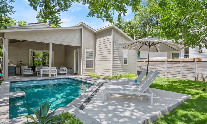 Govalle House | Luxury East Austin near Downtown w/Heated POOL