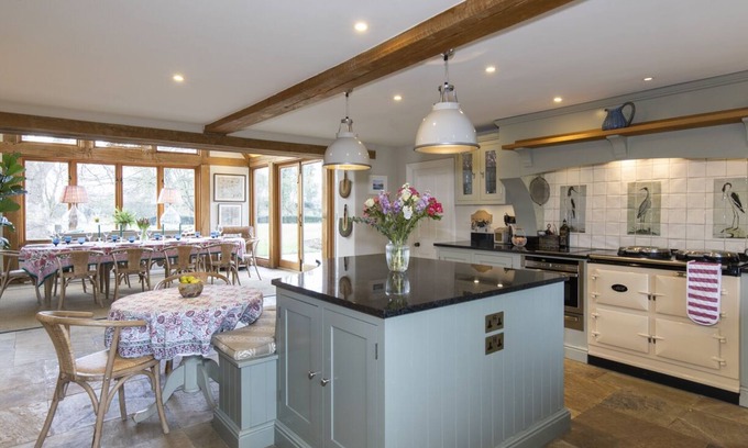Hankerton House | Luxury English Manor House, edge of Cotswolds, UK