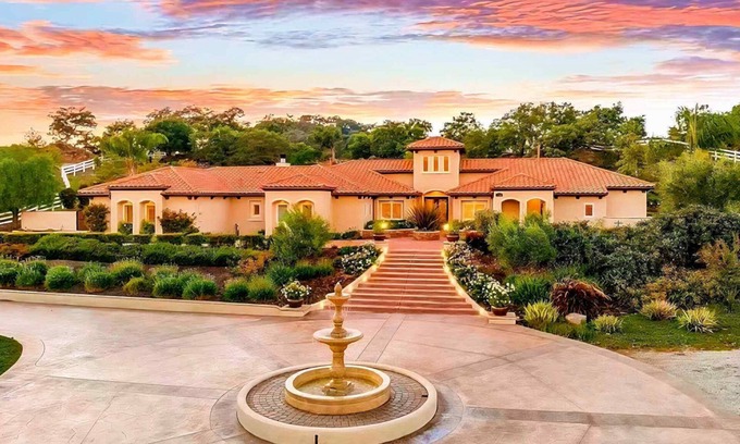 Murrieta House | Luxury Estate with Private Pool, close to Temecula Wine Country and Trails