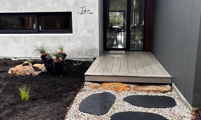 Wilyabrup House | Luxury HEMP 4 x 4 house w lake view & outdoor spa, EV charger, home cinema