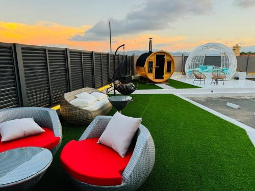 Hakata-ku Villa | Luxury Hills 1500m2超絶景パティオ サウナ BBQ 駐車場4台 プール ペット 空港そば
