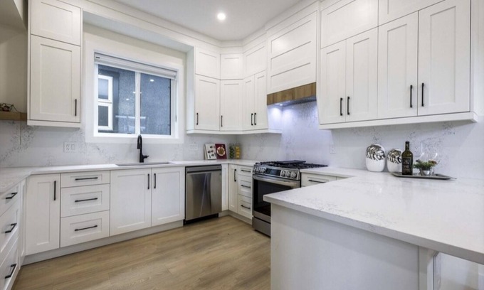 East Side House | Luxury home close to Downtown