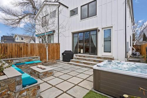 Englewood House | Luxury Home: Monthly Rental House Near Denver