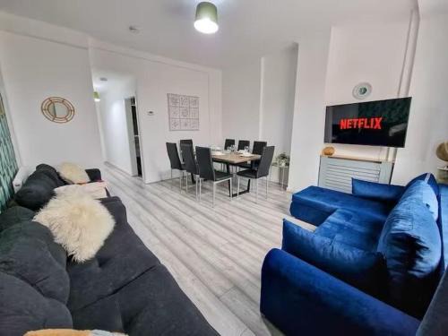 Openshaw Apartment | Luxury house near Etihad & CoOp Live, sleeps 16