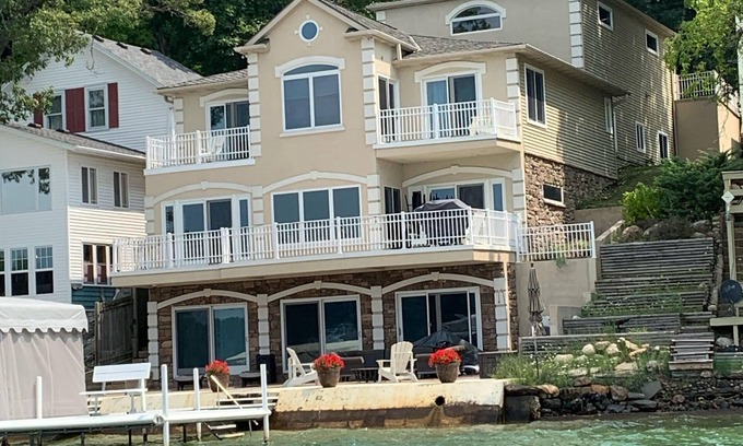 Lake James House | Luxury Lakefront Home on Lake James