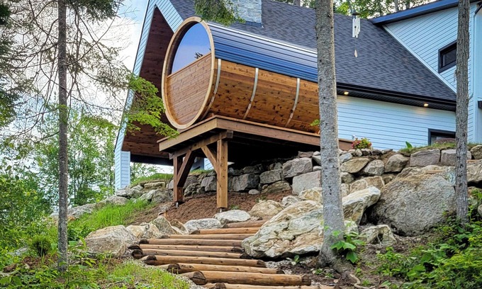 Lac-du-Cerf Cottage | Luxury Lakehouse with Panoramic lake views
