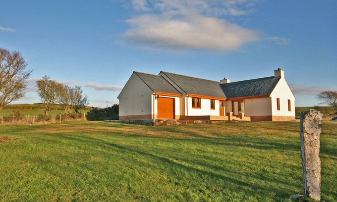 Stranraer House | Luxury lodge situated idyllically on the edge of a small working farm