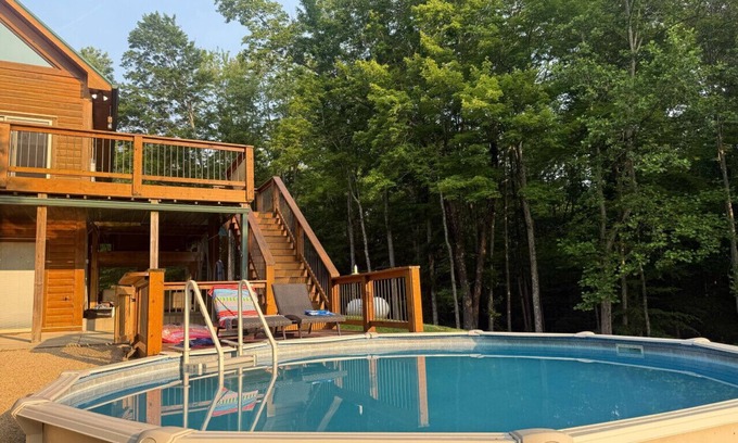 Freetown Cabin | Luxury Log Cabin Retreat with PRIVATE POOL, Hot Tub & Stocked Lake in the Forest