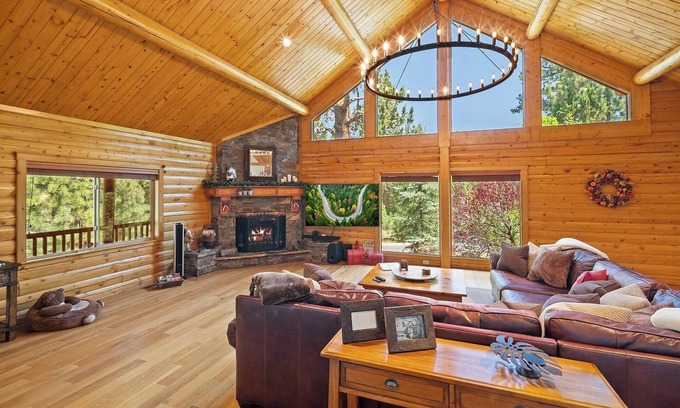 Meadowbrook Estates Cabin | Luxury Log Cabin Home on 1.66 Acres! Covered Patio! Pool Table! Foosball!