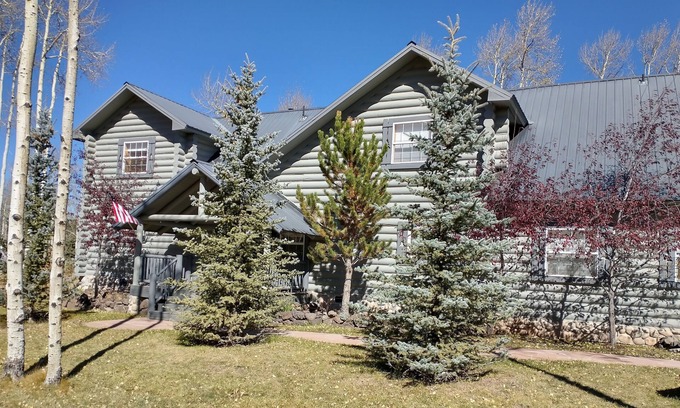 Angel Fire House | Luxury log home with fire-pit perfect for ski vacations, family gatherings!