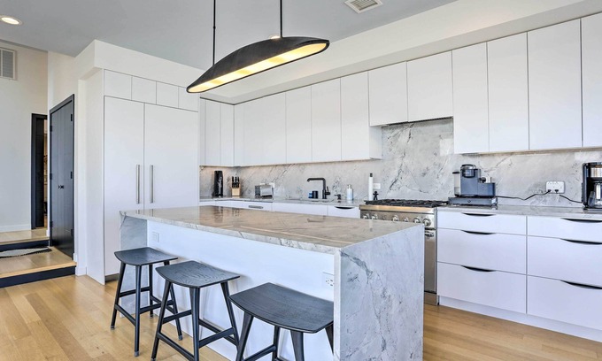 Long Beach House | Luxury Long Beach Villa with Ocean Views!