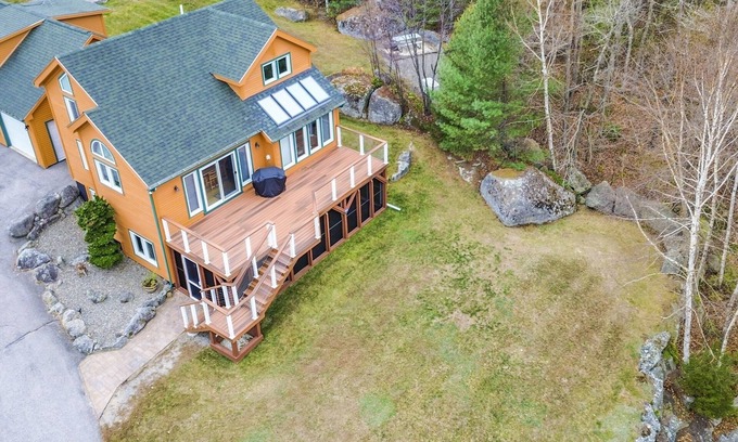 Lucerne-in-Maine Cabin | Luxury Maine Timber Frame w/Lake Views & Access