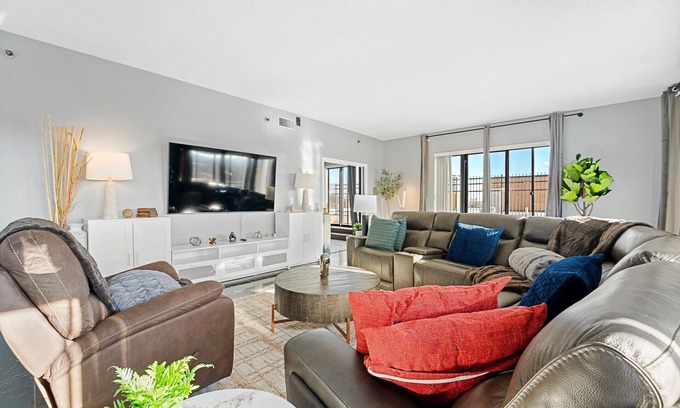 Watertown Apartment | Luxury Massive Penthouse in Watertown
