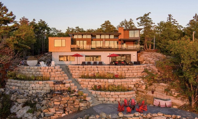 Severn Cottage | Luxury Muskoka Waterfront Cottage | 5BR | Sauna, EV Charger, Sleeps 12