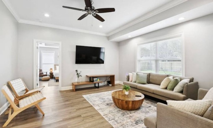 Gulf Park Estates House | Luxury New Tranquil Retreat-Walk to Waterfront