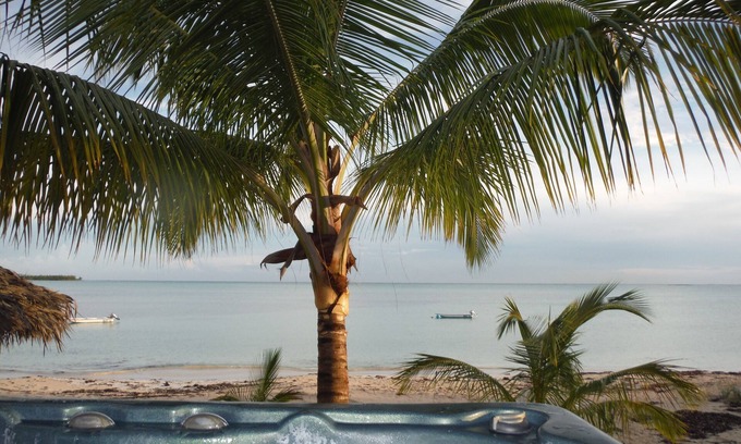 Cherokee House | Luxury Oceanfront with HOT TUB - BOAT, kayaks, paddleboards included -PARADISE!