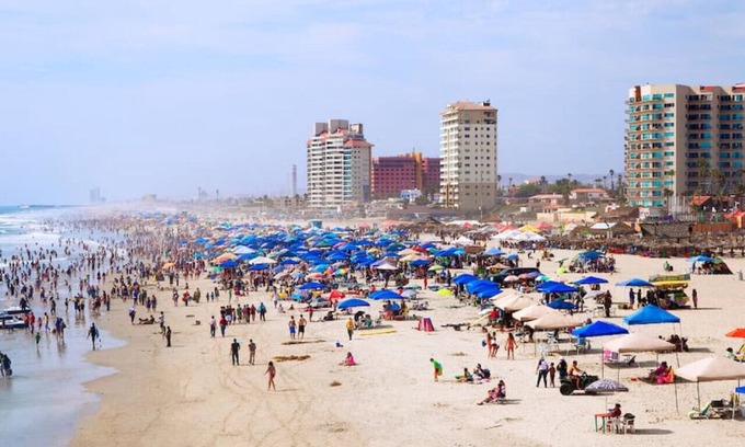 Centro Playas Apartment | Luxury Oceanfront in Rosarito w/ Pool + Jacuzzi