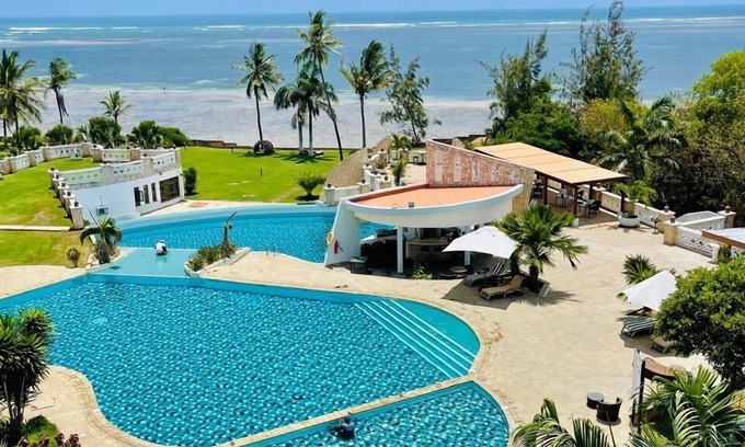 Shanzu Apartment | Luxury Oceanline Apartment-Shaza