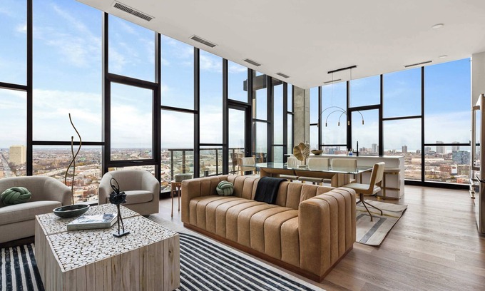 River West Apartment | Luxury Penthouse: 3BR, Prime Location