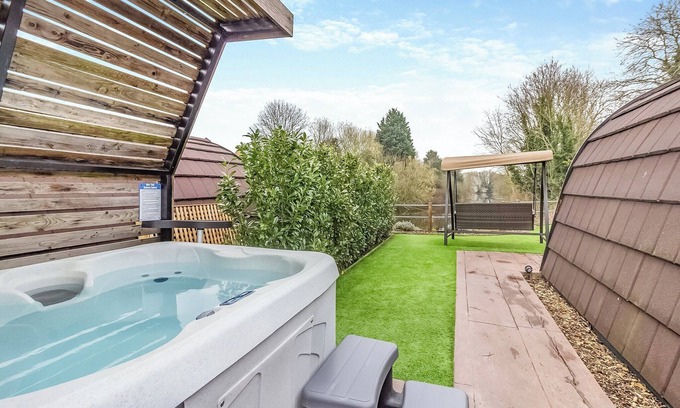 Gunthorpe Cottage | Luxury pod, perfect for two people seeking a romantic and relaxing break.