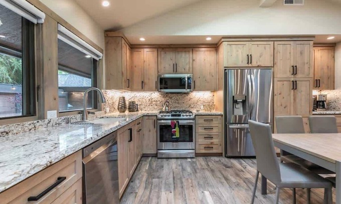Tahoe Sierra Estates House | Luxury|Pool|Pier|Bouys|Pickleball|Walk to town
