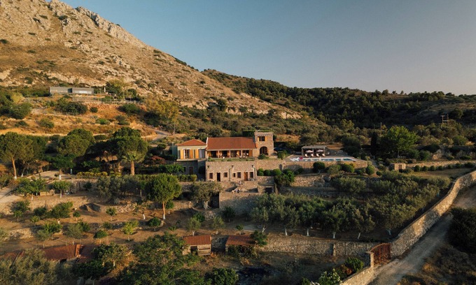 Kontos Villa | Luxury Prinate Villa in Aegina