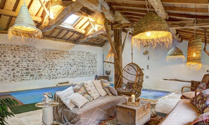 Jure Cottage | Luxury Retreat with Heated Pool, Spa & Sauna in Serene Countryside