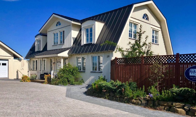 Reykholt Villa | Luxury Scandinavian style villa (13-14 guests) with hot tub at the Golden circle