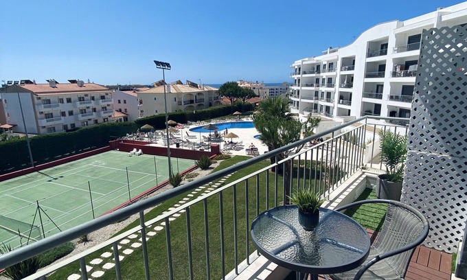 Olhos D'Agua Condo | Luxury sea-view 1-room apartment hosting up to 4 people