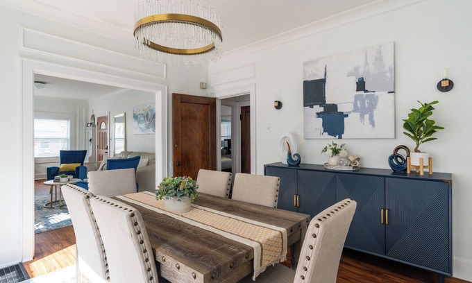 Hyde Park House | Luxury Short/Midterm Hyde Park Getaway