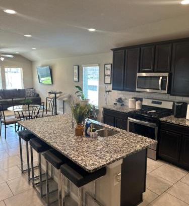 Clodine House | Luxury & spacious 3 bedroom house with Jacuzzi