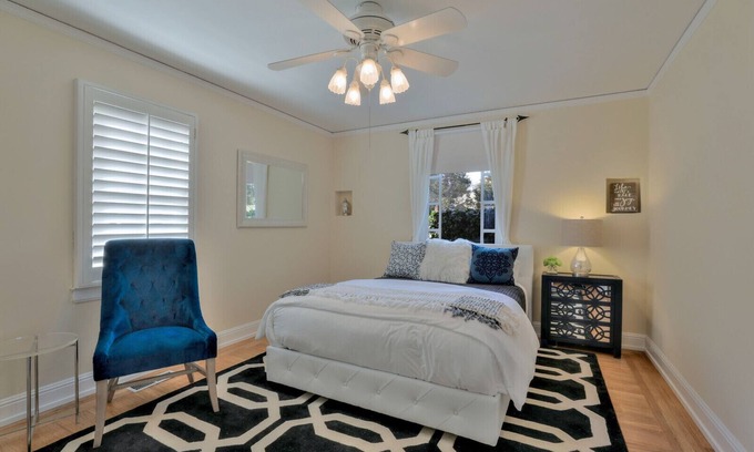 Burlingame Hills House | Luxury Suite minutes from SFO Airport -Self Check-IN