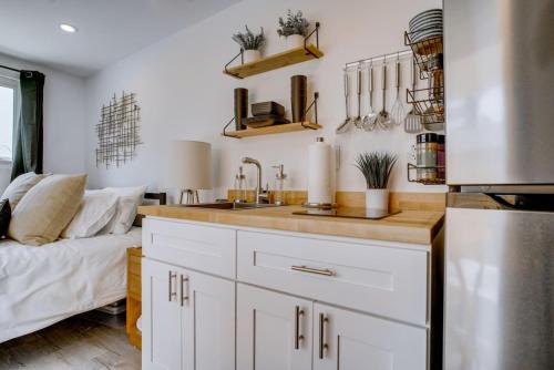 Vero Beach Apartment | Luxury Tiny Container Home 2mi to Beach Private